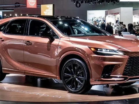 Đại lý chào bán Lexus RX 2023 với giá dự kiến mới: Chỉ từ 3,43 tỷ đồng, ra mắt đầu năm sau