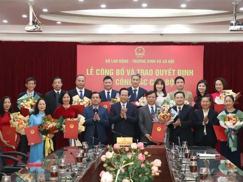 Bộ trưởng Đào Ngọc Dung điều động, bổ nhiệm hàng loạt cán bộ