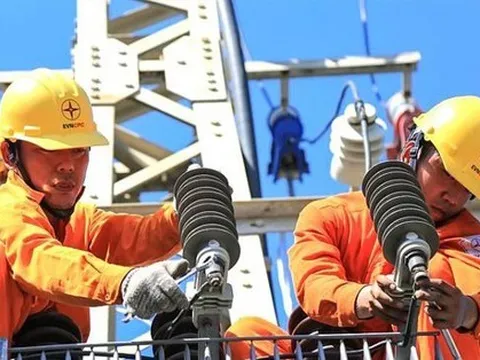 Đề xuất tăng giá điện: Đừng làm mất ý nghĩa tăng lương
