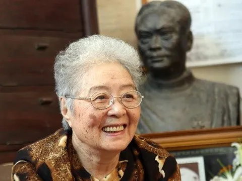 Bà Vi Thị Nguyệt Hồ, vợ cố giáo sư Tôn Thất Tùng, qua đời