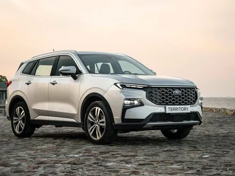 10 ô tô bán chạy nhất tháng 11/2022: Corolla Cross dẫn đầu, tân binh đến từ Ford "gây sốt"