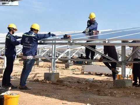 Bloomberg: Việt Nam sắp ký gói tài chính 15 tỉ USD để giảm phụ thuộc vào than