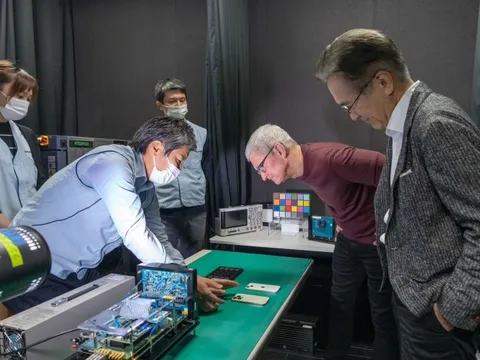 Động thái chưa từng có của Tim Cook khi tiết lộ bí mật được giấu kín suốt 10 năm qua của Apple