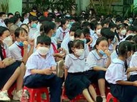 TP HCM: Bảo vệ ra giá 800.000 đồng cho một lần trực Tết thay giáo viên?