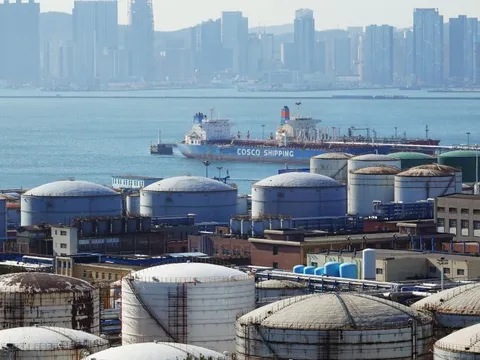 Giá quặng sắt cho biết gì về xu hướng dầu thô?