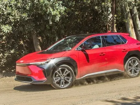 Toyota lại 'quay xe': Không ồ ạt ra mắt xe điện nữa, để sửa sai