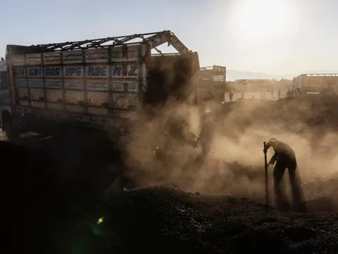 Ra rả nói về ‘tương lai xanh’ nhưng tiêu thụ loại nhiên liệu bẩn nhất thế giới lại lập kỷ lục mới năm 2022