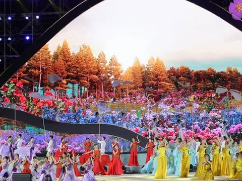 Giấy mời dự khai mạc Festival hoa Đà Lạt bị rao bán với giá 2 triệu đồng