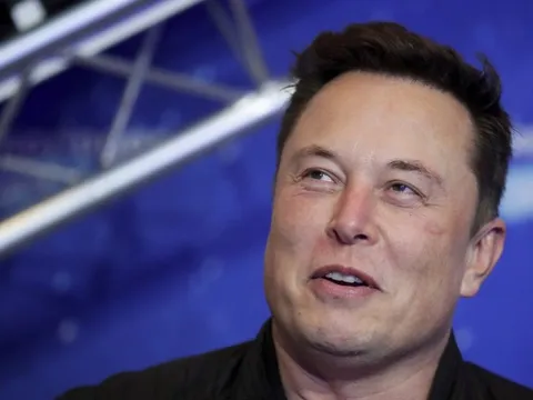 Phố Wall cảnh báo, Tesla đang biến thành máy ATM để Elon Musk thoải mái rút tiền cho mục đích riêng