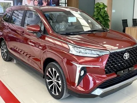 Toyota Veloz và Avanza lắp ráp xuất xưởng cuối tháng này, thêm áp lực cho Xpander khi khan hàng