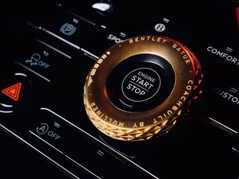 Bentley dát hơn 2 lạng vàng lên xe triệu USD lần đầu tiên trên thế giới