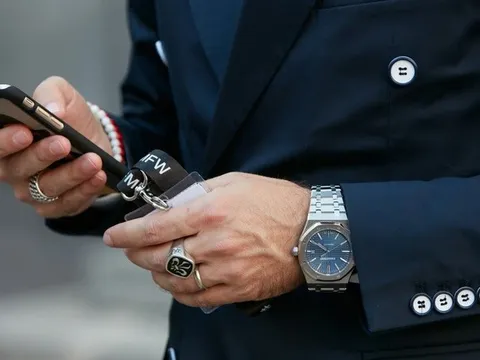 Lý do nhiều người sợ đeo đồng hồ xa xỉ Rolex, Patek Philippe tại châu Âu