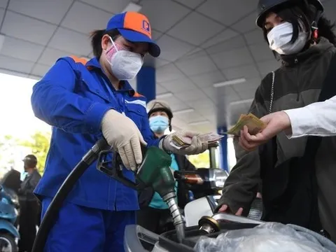 Ngày mai 21/12, giá xăng dự báo tiếp tục giảm