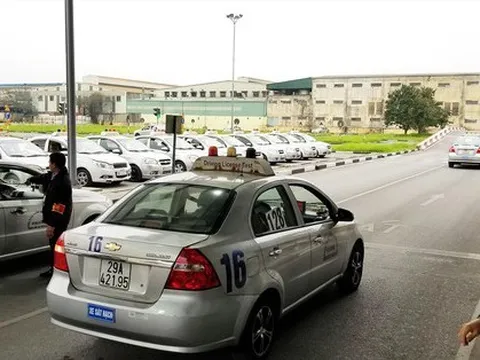 Quy định mới về học lái xe: Trường dạy kêu khó, học viên tốn thêm tiền