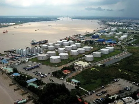 Lại lo thiếu xăng dầu cuối năm