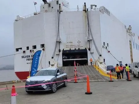 999 ô tô điện VinFast VF 8 cập cảng, sẵn sàng giao xe cho khách Mỹ