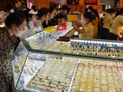Giá vàng hôm nay 21-12: Nâng trần lãi suất trái phiếu, vàng bật tăng dữ dội