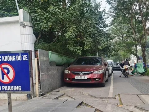 Nhiều quận ở Hà Nội bắt đầu dẹp bãi xe ô tô trên vỉa hè