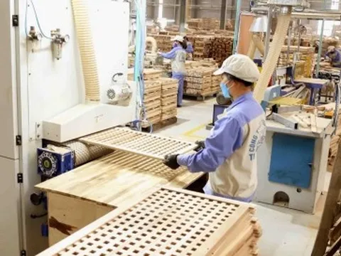 Doanh nghiệp sản xuất đang đối mặt với thách thức nào cuối năm?