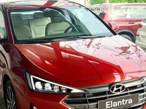 Đại lý xả kho Hyundai Elantra 2.0AT 2021: Giảm 69 triệu, số lượng hạn chế, tiết kiệm 100 triệu so với xe đời mới