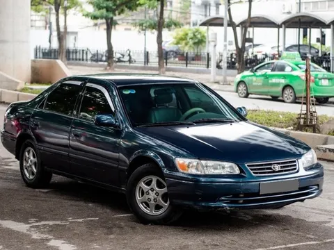 Bệnh viện Bạch Mai đấu giá lô 15 ô tô cũ, giá trung bình 36 triệu/chiếc