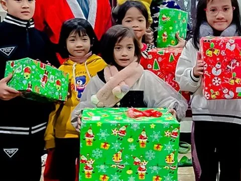 Dịch vụ ông già Noel vào mùa 'hốt bạc'