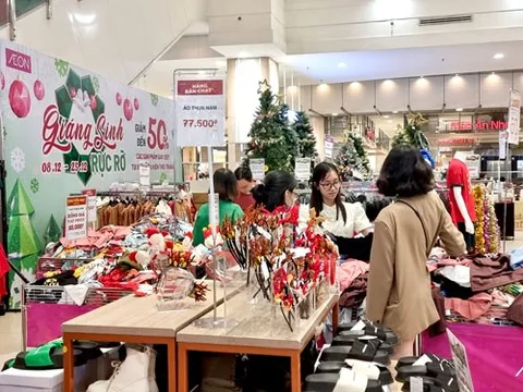 Nhộn nhịp mua sắm Noel