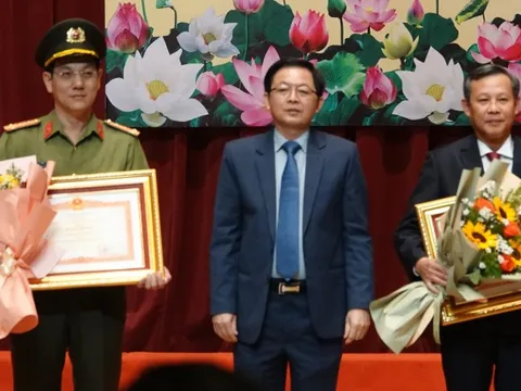 Thủ tướng tặng bằng khen cho Công an tỉnh Bình Định và Bí thư Thị ủy Hoài Nhơn