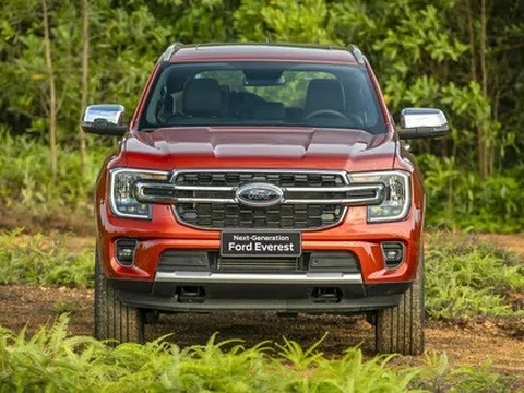 Ford Everest thêm bản chiến lược, quyết vượt Fortuner, Santa Fe lên đầu phân khúc
