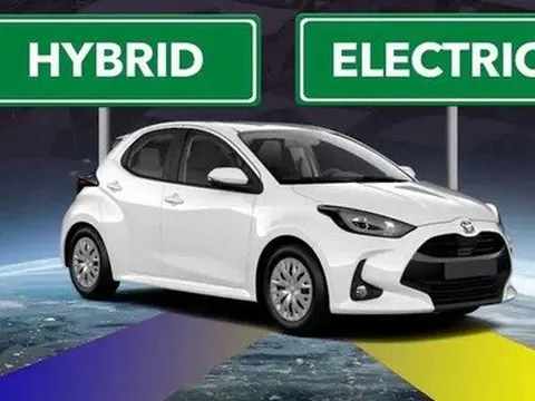 Toyota: Hãng xe số 1 hybrid, đội sổ xe điện