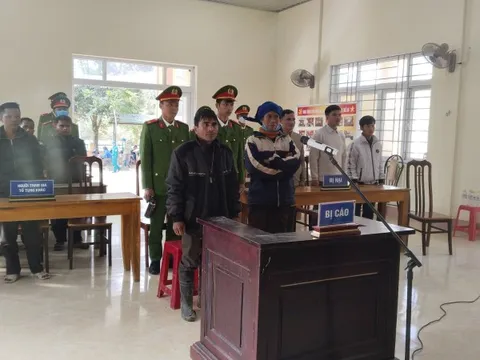 Buồn với hoàn cảnh nghèo khó của 2 vợ chồng phạm tội hủy hoại rừng