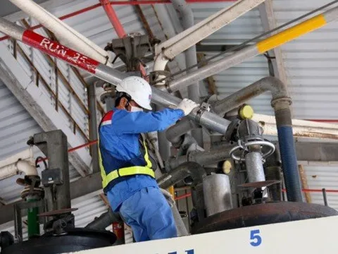 Nhiều ‘ông lớn’ ngành xăng dầu, khí đốt 'ăn nên làm ra', vượt kế hoạch doanh thu