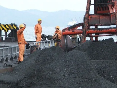 Vì sao dự kiến nhập gần trăm triệu tấn nhưng vẫn xin xuất khẩu than?