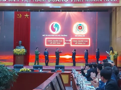 Kết nối cơ sở dữ liệu về đất đai và dân cư