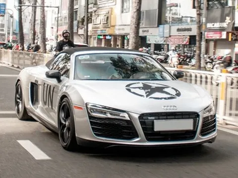 Ông Đặng Lê Nguyên Vũ cầm lái Audi R8 V10 Spyder độc nhất Việt Nam xuống phố
