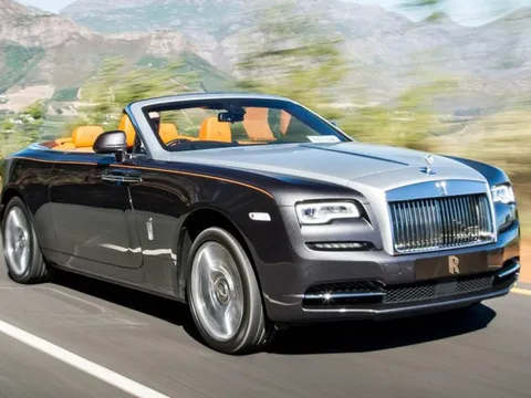 Trộm xe Rolls-Royce nhưng không biết dùng, nhóm thanh niên bỏ của chạy lấy người