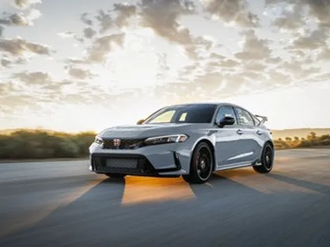 Giá Honda Civic Type-R tại Việt Nam đắt gấp 3 lần bản tiêu chuẩn