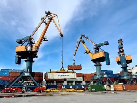 Quảng Trị quyết tâm trở thành địa phương giàu, mạnh từ biển
