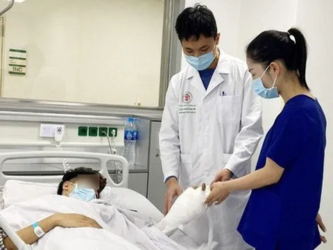 Báo động tai nạn do trẻ tự chế pháo nổ tăng cao