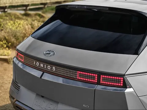 Một hãng xe tới từ Hàn Quốc bất ngờ đổi cách gọi tên, liệu có gây sốt như 'người anh em' KIA đã từng làm