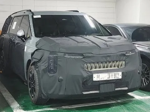 Kia Carnival bản nâng cấp lộ diện