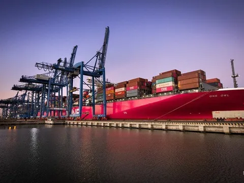 HSBC: Việt Nam đang ở thế “đứng mũi chịu sào” bị ảnh hưởng từ chu kỳ công nghệ toàn cầu “hạ nhiệt” khi sản xuất hàng điện tử phải nhập khẩu nhiều