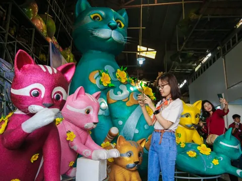 Lần đầu tiên Đường hoa Nguyễn Huệ kéo dài thời gian mở cửa