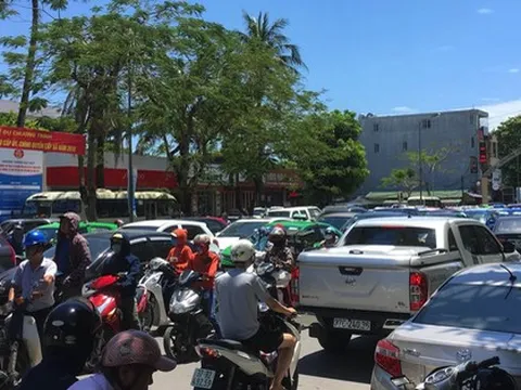 Lãnh đạo thành phố Vinh 'đau đầu' vì người dân mua quá nhiều ô tô