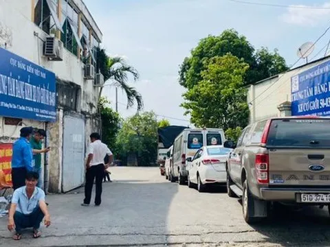 Bắt giam lãnh đạo và 6 người tại trung tâm đăng kiểm ở TP Thủ Đức