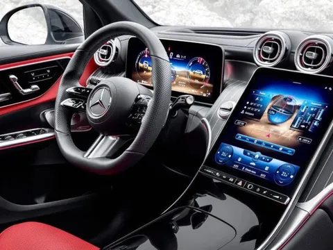 Lộ diện nội, ngoại thất Mercedes-Benz GLC Coupe 2023: Màn hình siêu lớn là thay đổi đáng kể nhất