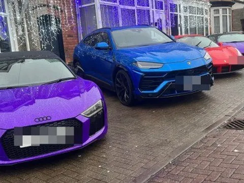 Bạn thân chú rể thuê dàn xe trăm tỷ đi ăn cưới: Siêu xe xếp kín phố, Rolls-Royce đếm mỏi tay