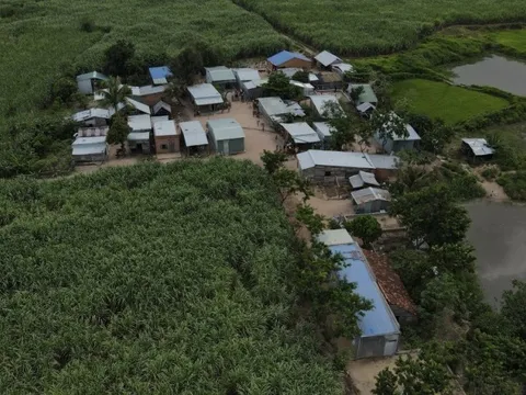 Ngôi làng giữa rừng xanh và miền đất mới