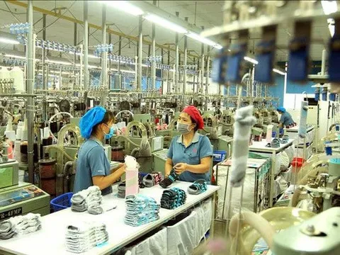 Kinh tế Việt Nam nỗ lực vượt khó