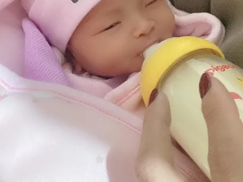 Bé gái mới sinh bị bỏ rơi trước cổng nhà giữa trời giá rét